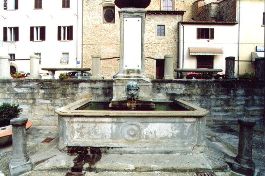Fontana, Piazza Garibaldi