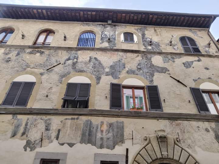 Portale bugnato - sansepolcro