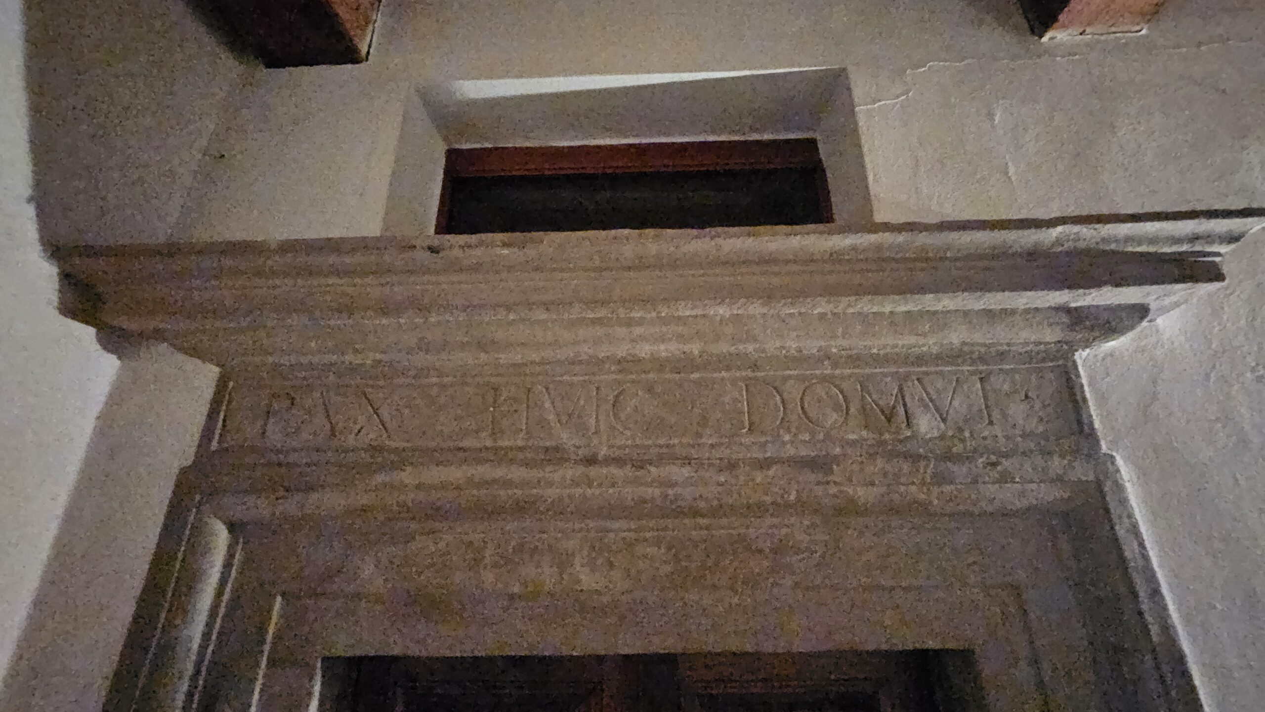 Portale bugnato - sansepolcro