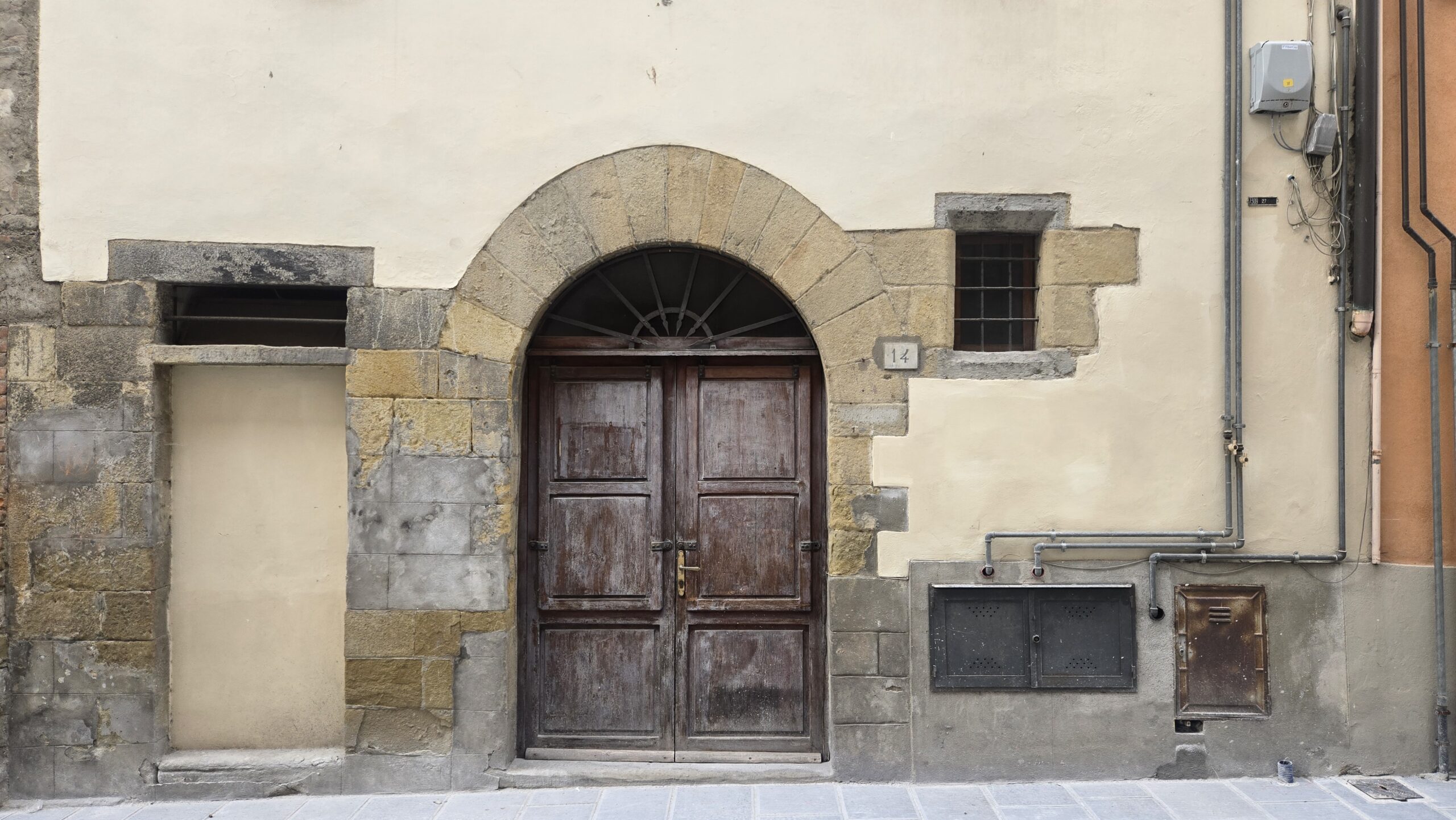 Portale bugnato - sansepolcro