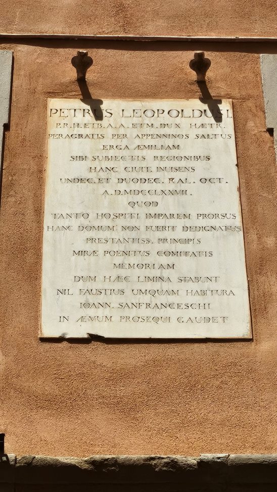Portale bugnato - sansepolcro